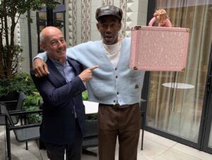 Tyler, the_creator_ avec le maître malletier Franck Tressens de la maison Ephtee